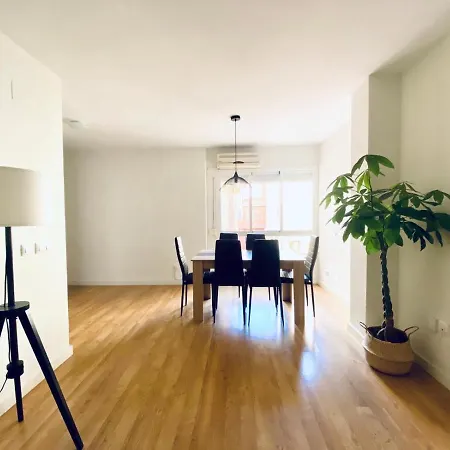 Gmc Turistics - The Picasso Neighborhood House Apartment